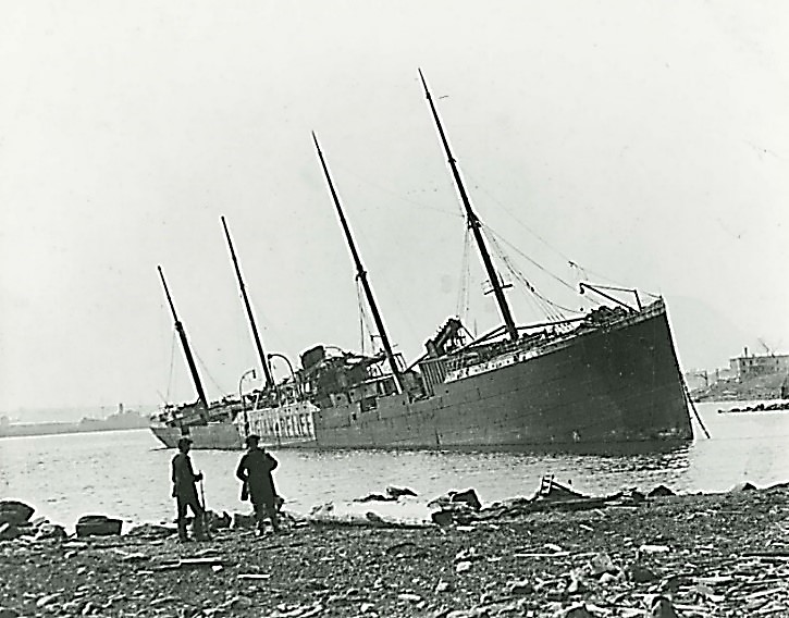 SS Imo beached at Dartmouth shore, Halifax, Nova Scotia in 1917
